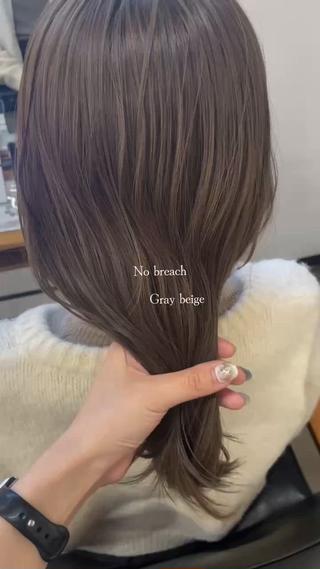 セミロング SALOWIN  吉祥寺店所属・くすみベージュカラー 🪻HARUKAのヘアスタイル
