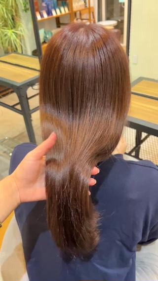 明るすぎず暗すぎない初めての方にもオススメなショコラカラー
トリートメントで艶々にさせて頂きます
