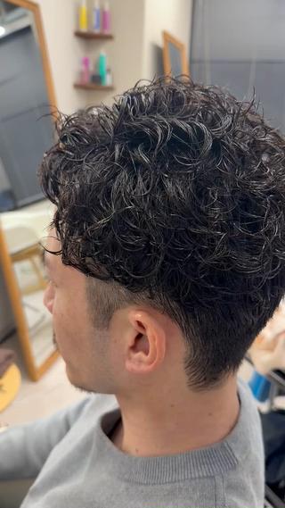 パーマ メンズ 樋口 功樹のヘアスタイル