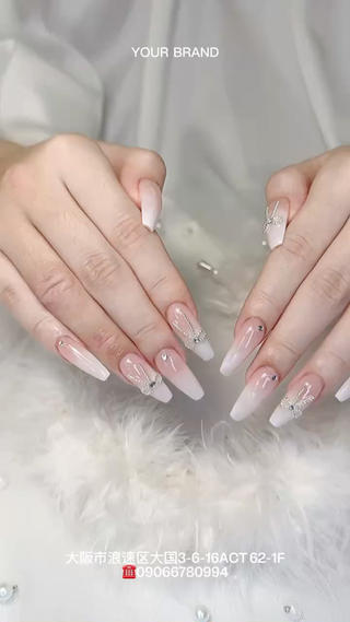 グラデーションネイル/パーツやストーン追加 