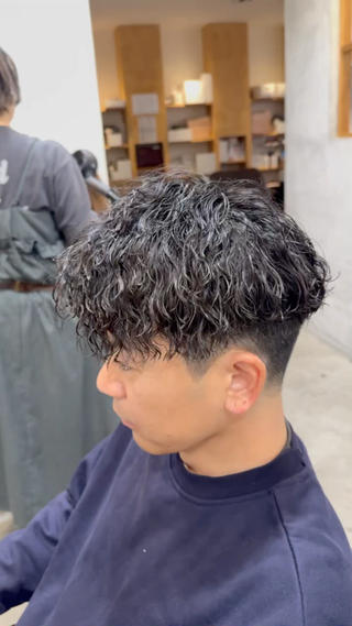 ツイストスパイラルパーマ
#メンズカット#メンズパーマ#ツイストスパイラルパーマ#刈り上げセンターパート#春日井駅#勝川駅