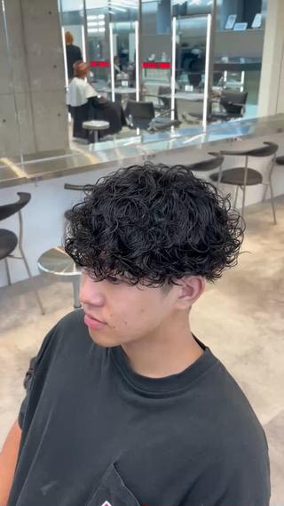 プードルパーマ60%
冬に向けて重めのくるくるにしたい方に大人気です！
トーンアップして茶色とも相性がとってもいいので是非！ 