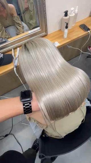 ブリーチをしている方やハイトーンハイダメージの方にもおすすめ
しっかりと保湿してサラツヤにしていきます！ 