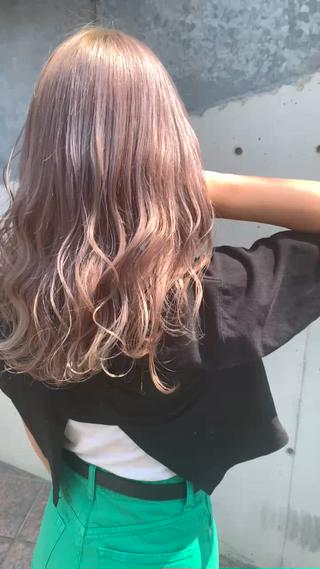 ロング NENE🌿ブリーチ 無しダブルカラーのヘアスタイル