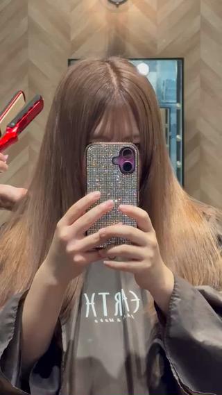 ロング EARTH 柿崎日菜のヘアスタイル