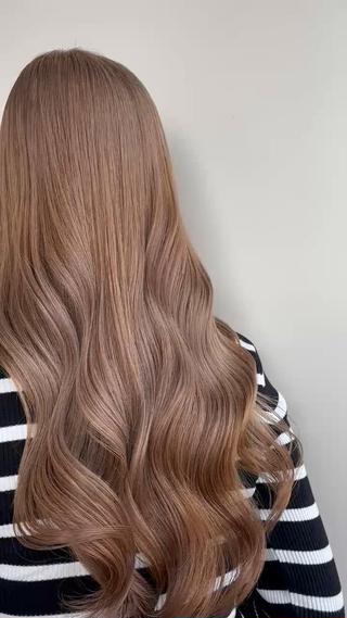 MIYUcolor

｢ベージュ｣

#ハイライト #フェイスフレーミング #ベージュカラー #美容師 #ブリーチカラー #暖色系カラー #ブリーチカラー #ダブルカラー #寒色系カラー #艶カラー #透明感カラー #ブロンド 