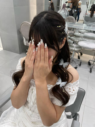 キラキラなプリンセススタイル
メニュー内容にオーロラジェルがついてます
ミニモのすぐ予約がの場合インスタなどでお問い合わせください!
【新宿駅/新宿三丁目駅】
ライブ、イベント、結婚式など特別な時に
ヘアセット¥3,300
アクセサリー類はご持参お願いします
ご相談などは
Instagram→@mo0525nii