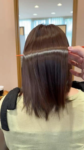 セミロング 縮毛矯正の イソベのヘアスタイル