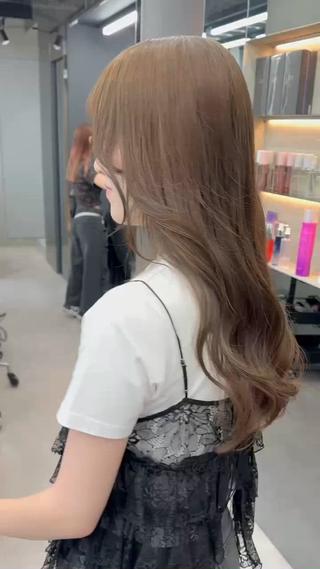 ロング カラー ヘアアレンジ 新宿⌇韓国風ヘア ⌇透明感カラーのヘアスタイル