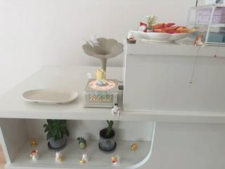 当店では、可愛い小物や飾りをたくさんご用意しております。
ご来店いただいたお客様が、可愛いものを見て少しでも癒され、気分が明るくなっていただけたら嬉しいです。
心地よい空間で、ゆったりとした時間をお過ごしください。 