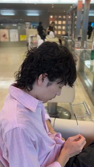 ミディアム パーマ メンズ ELLY LONDON 三宮part2店所属・渡邊 凜のヘアスタイル