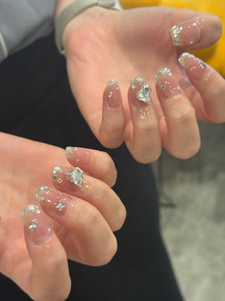 キラキラネイル
大きいパーツがアクセントになっててかわいいです
#パラジェル
#本町ネイル
#オフィスネイル
#ネイルケア
#キラキラネイル
