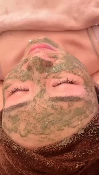 40代で陶器肌の持ち主☆MEGUMIさんが10年続けている植物ピーリング

陶肌トリートメント

乾燥
ニキビ・ニキビ跡
たるみ
しわ
くすみ

にお悩みの方。。

艶肌になりたい
陶器肌になりたい
水光肌になりたい

20.30.40.50.60.70代の幅広い年齢層の方にご来店いただいてます

#陶肌トリートメント埼玉
#陶肌トリートメント上尾
#陶肌トリートメント
#ハーブピーリング
#剥離なし
#痛みなし
#ダウンタイムなし 