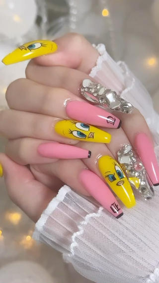 ネイル JOLIESSE Ayumiのネイルデザイン