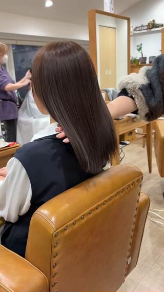 人気の髪質改善カラーでアッシュグレーにカラー◎ 