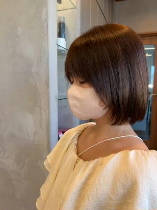 落ち着いた暗めのブラウンカラー 