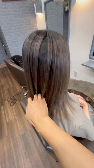 セミロング カラー ヘアアレンジ 三輪 太一のヘアスタイル