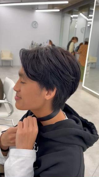 ハイライトカラー

ハイライトを金だけでなく色を入れてみてもおしゃれ 