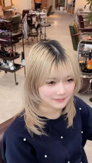 ミディアムレイヤーカット♡

しっかりカウンセリングを行い
お客様に似合うスタイルのご提案をいたします◎ 