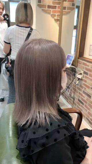 グレージュ

しっかりカウンセリングを行い
お客様に似合うスタイルのご提案をいたします◎ 