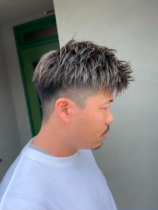 白髪ぼかしのハイライトで大人かっこいい。
 