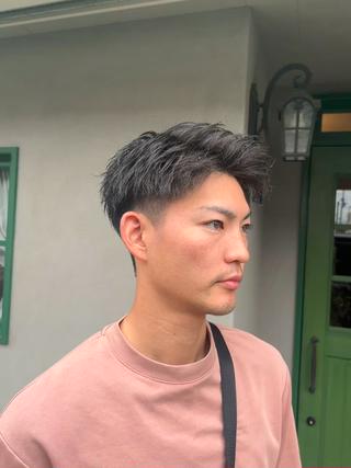 メンズカット　伸ばしかけヘアでもカッコよく。

泉大津駅から徒歩３分　駐車場完備！ 