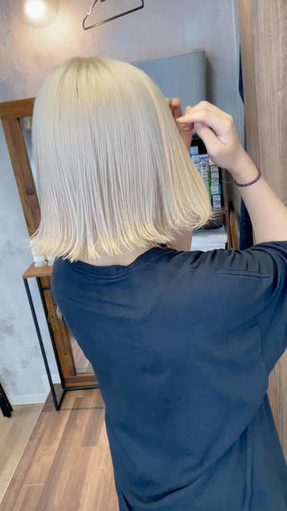 ショート カラー Lull1人美容室 バレイヤージュのヘアスタイル