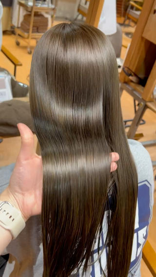 カラー 艶髪ストレート/ はるあ️の眉毛・アイブロウイメージ