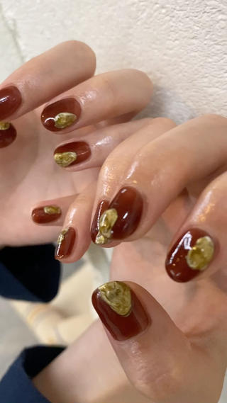 秋冬にピッタリなボルドーカラー