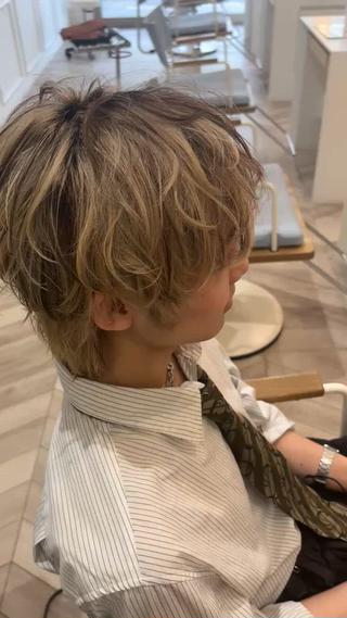 #ニュアンスパーマ #センターパート#シースルーマッシュ
#ミルクティーベージュ#カルマパーマ
＃毛流れ#学割#シークレットパーマ#コンマバング
#刈り上げセンターパート#刈り上げショート#ブリーチ
#ダブルカラー#眉毛#メンズカット#マッシュ#センターパート 
