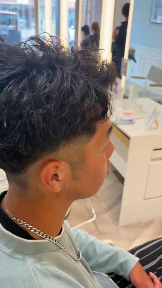 #ニュアンスパーマ #センターパート#シースルーマッシュ
#ミルクティーベージュ#カルマパーマ
＃毛流れ#学割#シークレットパーマ#コンマバング
#刈り上げセンターパート#刈り上げショート#ブリーチ
#ダブルカラー#眉毛#メンズカット#マッシュ#センターパート 