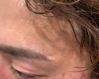 眉メニューのみメンズも承ります!
ストレート×目尻にアーチを少しプラスして
男性らしくも優しい雰囲気に
骨格、雰囲気に合わせて丁寧にご提案&施術致します!