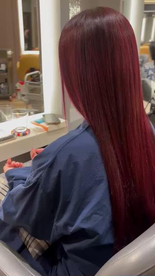 ロング カラー Soleria所属・艶髪/酸性ストレート 根本零のヘアスタイル