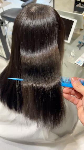 ブリーチ3回ブロンド履歴を縮毛矯正
酸性縮毛矯正になります！ 