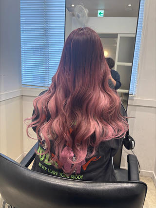 ケアブリーチ1〜2回で作る、ピンクカラー得意です

淡いピンクから濃いめのピンク、ブリーチなし暖色カラーも何でも出来るようピンクのカラー剤、超多数準備させて頂いてます！

横浜でピンク悩んでいたら是非一度担当させて下さい

#ピンク#ピンクカラー
#ピンクベージュ
#ピンクブラウン
#ミルクティーベージュ
#コーラルピンク
#ピンクパープル#ピンクラベンダー
#ラベンダー#ラベンダーカラー
#パープル#パープルカラー
#ワインレッド#ボルドーカラー
#ハイトーン#ブリーチ
#ダブルカラー#髪質改善
#暖色#暖色カラー
#横浜#横浜駅#横浜美容室
 