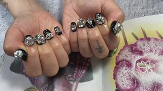 #ビジューネイル#黒ネイル#ワンカラーネイル 