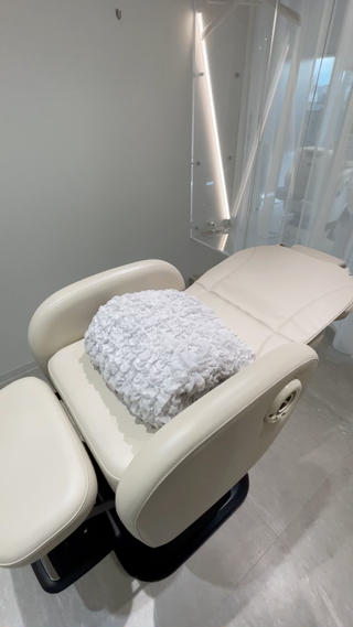 concept of Cle'

︎Cle'の店内は美術館のように、様々なインテリアが飾られています。

︎フルフラットの移動式のシャンプー台。移動する手間もなく、心地よいまま過ごせます。

︎ビルの9Fに入っており、青葉通を一望できます。

#仙台美容室#頭浸浴#仙台グルメ #仙台#青葉通り#Aujua#マッサージ#ドライヘッドスパ#ヘッドスパ専門#仙台リラクゼーション  