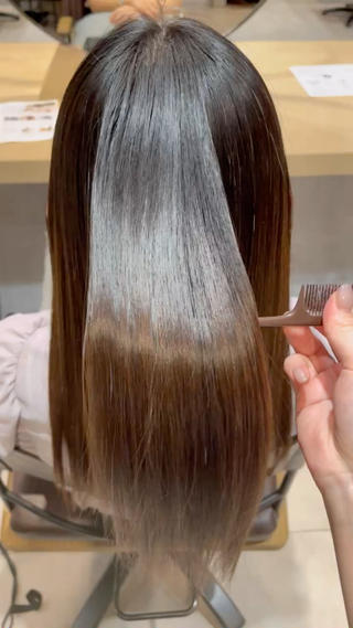 広がりが気になるお客様。
サラツヤ美髪に️

綺麗に可愛くお仕上げします 