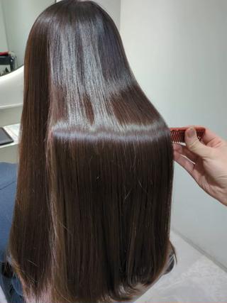 艶々の光沢カラー！
髪質改善トリートメントでまとまるなめらかな髪に！
カラーと髪質改善トリートメントして頂いたお客様です。
光沢感と艶感がUPして、まとまりのあるなめらかな髪になりました！
光の反射で天使の艶リングがでて、どこからみても綺麗です！
髪質改善と一緒にカラーも同時施術出来るので是非ご相談おまちしております。

飯田橋/神楽坂/水道橋/九段下/髪質改善/ウルトワ/ウルトワトリートメント/ULTOWA/ヘアカラー 