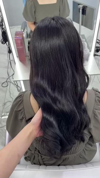 透け感のあるブルーブラック 