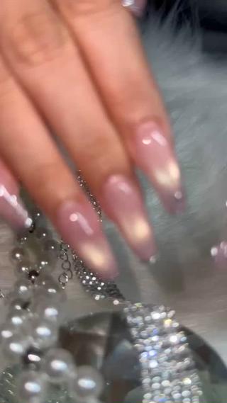 ちゅるちゅるマグネットネイル 