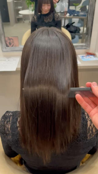 大きなうねり、パヤ毛、手触り、質感をガラッと変える縮毛矯正
手で乾かしただけでツヤツヤになります