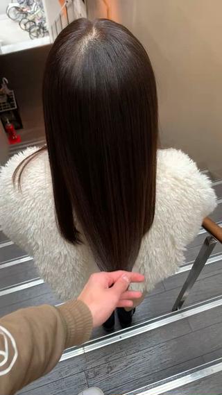 透明感のあるオリーブカラー