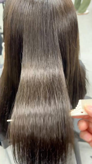 ブリーチ歴12回という複雑履歴のお客様もここまで綺麗にうる艶サラサラ美髪になれちゃいます 