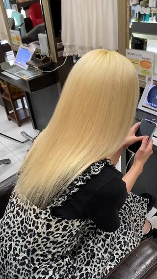 抜きっぱなしブロンドに髪質改善トリートメント