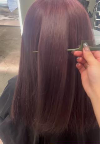 赤みのあるpurplecolor
ワンカラートリートメント(オージュア)
数回ブリーチしているダメージ毛でもトリートメントと組み合わせることでブローだけでここまでツヤツヤサラサラになります 