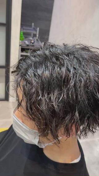 トレンドのツイストスパイラルパーマ 