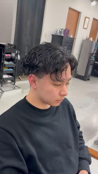 強弱をつけたスパイラルパーマ
サーフカール 