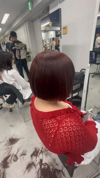 ご覧頂きありがとうございます！

横浜AcademyのKAZUMAです！

お客様ひとりひとりの髪質を考えて、
必ず透明感が出るカラー剤を、
スペシャルブレンドしています！

必ず可愛くかっこよく満足できるヘアスタイルにさせて頂きます！

透明感ある髪色、ハイトーンカラーは任せてください

カラーモデル/トリートメントモデル募集中です！

【〜menu〜】
ワンカラー　¥2200～
ブリーチあり、無しダブルカラー　¥5500～
髪質改善トリートメント　¥3300～
プレミアム髪質改善トリートメント　¥3850～

※ ロング料金 ※
鎖骨下 ¥1100
胸下　¥2200 