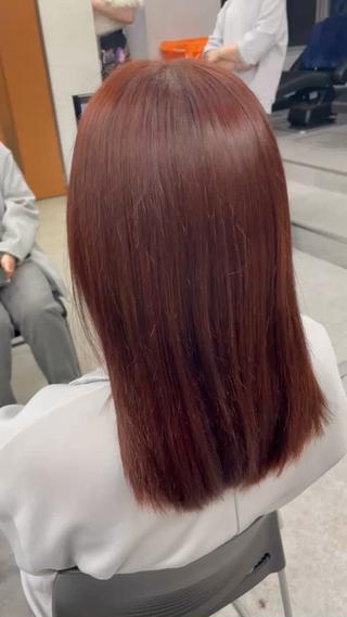 ご覧頂きありがとうございます！

横浜AcademyのKAZUMAです

お客様ひとりひとりの髪質を考えて、
必ず透明感が出るカラー剤を、
スペシャルブレンドしています

必ず可愛くかっこよく満足できるヘアスタイルにさせて頂きます

透明感ある暗髪は任せてください

カラーモデル/トリートメントモデル募集中です
興味のある方いましたらDMお待ちしております

【〜menu〜】
ワンカラー　¥2200～
ブリーチなしダブルカラー　¥5500～
髪質改善トリートメント　¥3300～
プレミアム髪質改善トリートメント　¥3850～

※ ロング料金 ※
鎖骨下 ¥1100
胸下　¥2200 